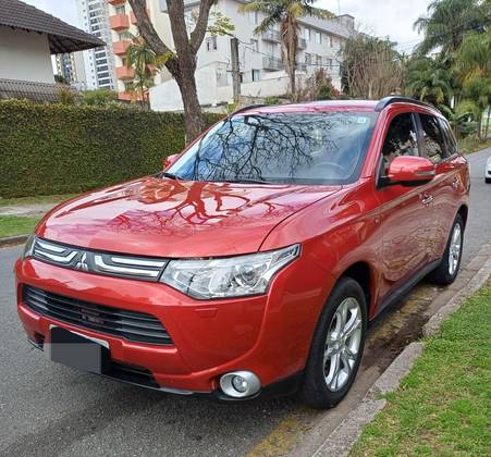 MITSUBISHI OUTLANDER 3.0 GT 4X4 V6 24V GASOLINA 4P AUTOMÁTICO MITSUBISHI OUTLANDER 3.0 GT 4X4 V6 24V GASOLINA 4P AUTOMÁTICO